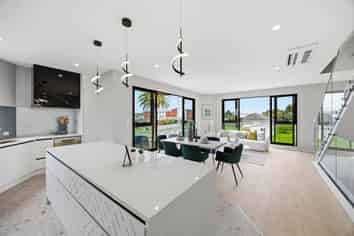 32 Harbour View Road, Te Atatu Peninsula