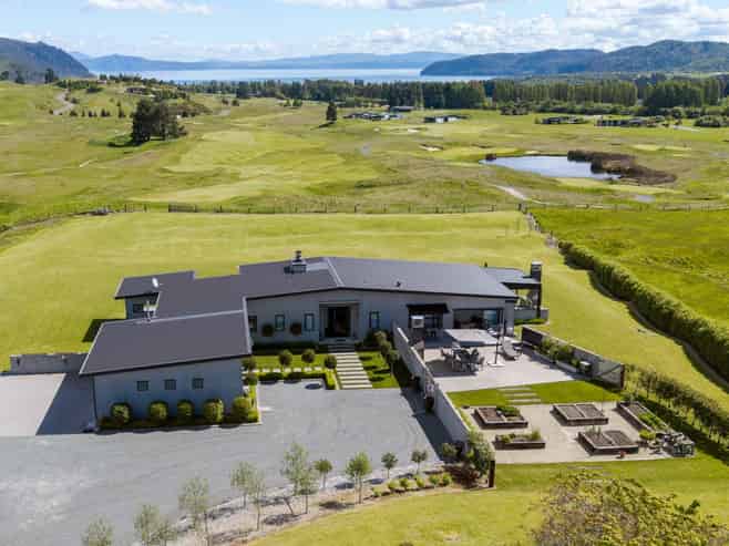 2/675 Whangamata Road, Kinloch