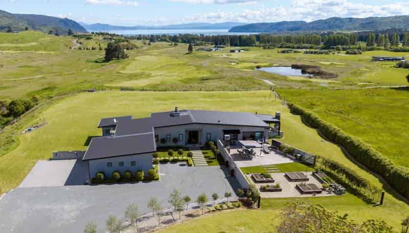 2/675 Whangamata Road, Kinloch