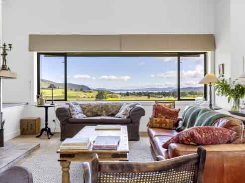 2/675 Whangamata Road, Kinloch