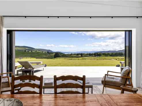 2/675 Whangamata Road, Kinloch