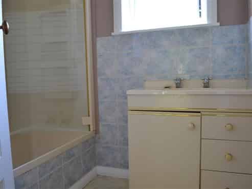 53 Savage Crescent, West End