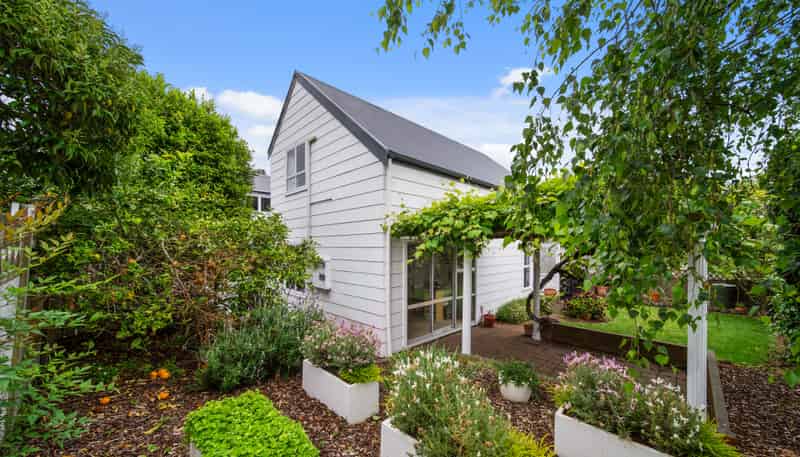 19A Ridgemount Rise, Mangere Bridge