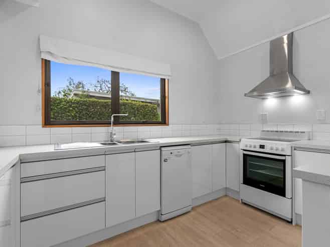 51B Mains Avenue, Kensington