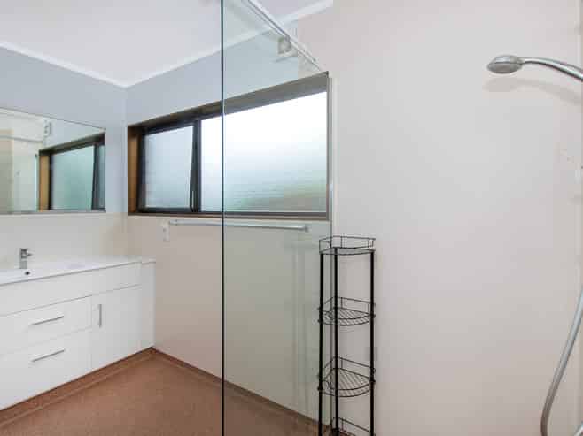 51B Mains Avenue, Kensington