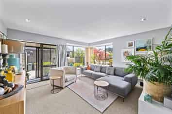 1 Valecrest Avenue, Parklands