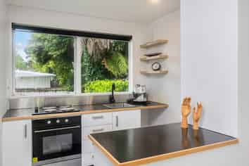 2/42 Riversdale Road, Avondale