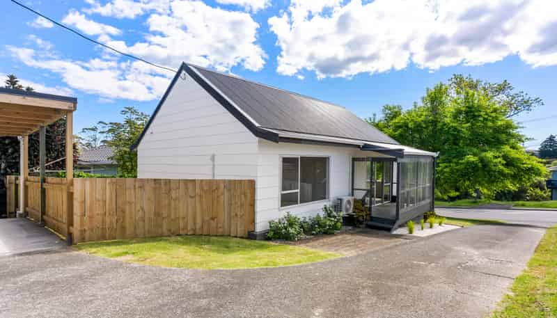 72 Vodanovich Road, Te Atatu South