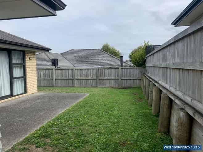  76 Sylvester Crescent, Flagstaff