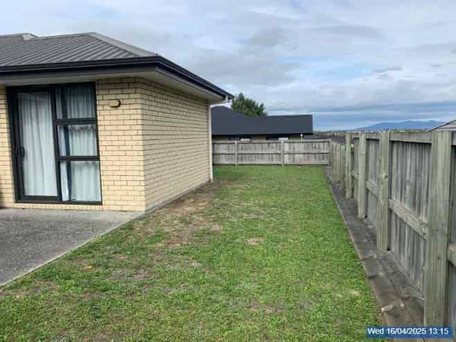  76 Sylvester Crescent, Flagstaff