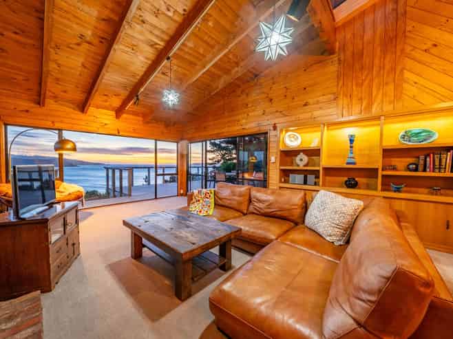 99 Motuhara Road, Plimmerton