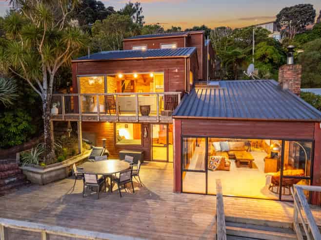 99 Motuhara Road, Plimmerton