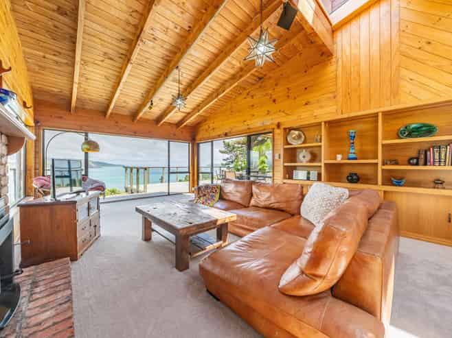 99 Motuhara Road, Plimmerton