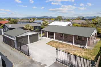 62 Travis Road, Burwood