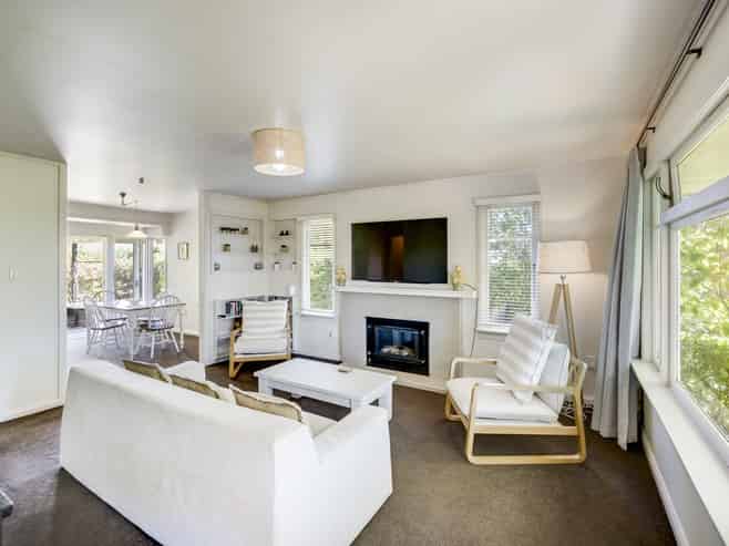 16 Tauroa Road, Havelock North