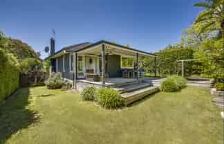 16 Tauroa Road, Havelock North