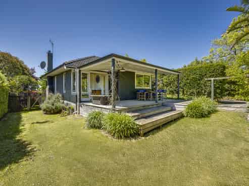 16 Tauroa Road, Havelock North