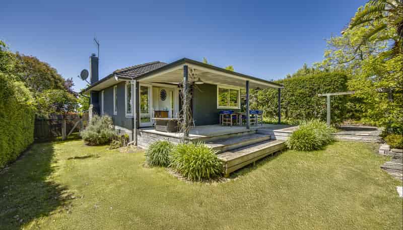 16 Tauroa Road, Havelock North