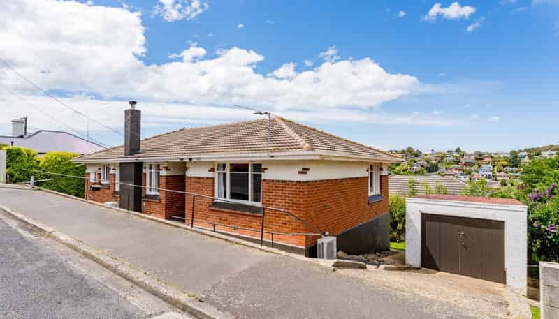 2 Dale Street, Wakari