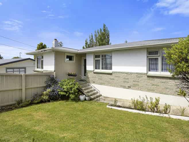 82 Koremata Street, Green Island