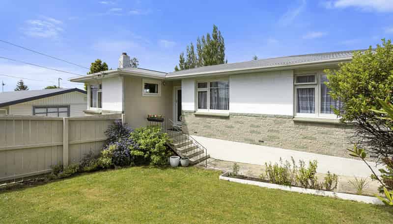 82 Koremata Street, Green Island