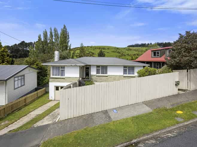 82 Koremata Street, Green Island