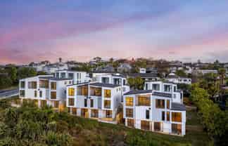 6/1090 Beach Road, Torbay