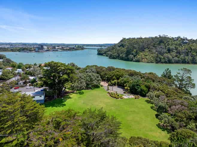 33A Rambler Crescent, Beach Haven