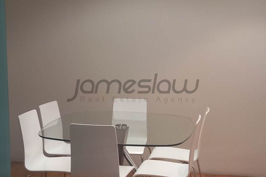 65.6 m² Contemporary Designed Office - View 3