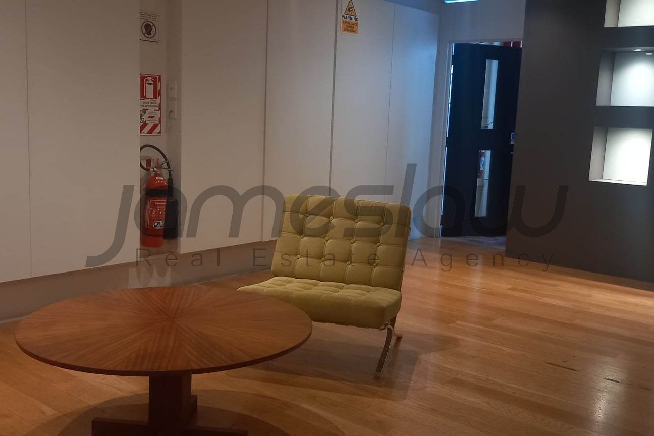 65.6 m² Contemporary Designed Office - View 2