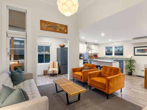 16 Saint Lukes Road, Mount Albert