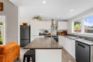 16 St Lukes Road, Mount Albert