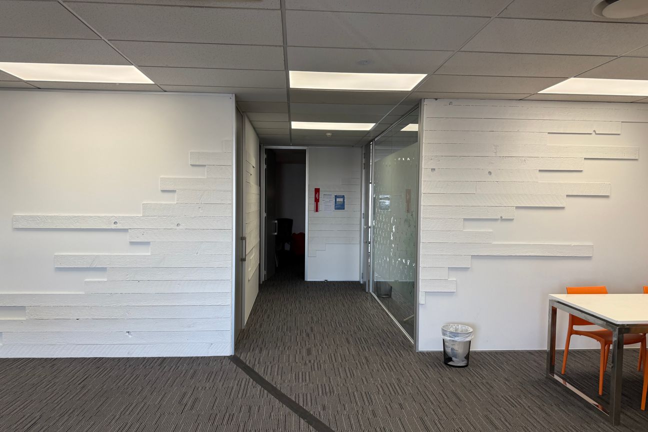 Professional Office Spaces - Excellent City Access - View 6