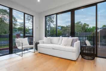 1 & 2/101 Oaktree Avenue, Browns Bay