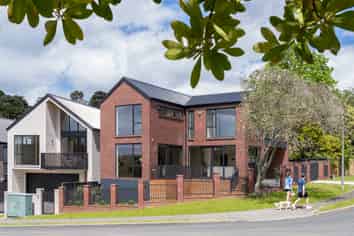 1 & 2/101 Oaktree Avenue, Browns Bay