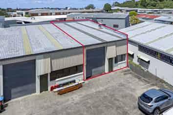 Functional 206sqm industrial unit – prime St John