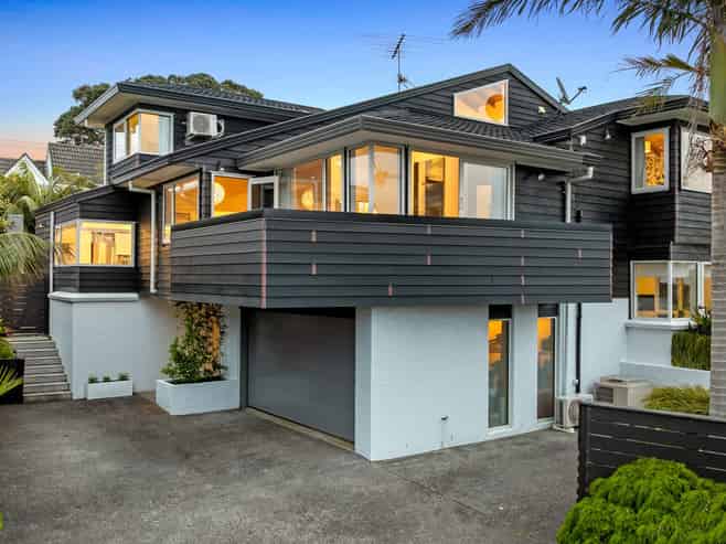 556 Beach Road, Rothesay Bay