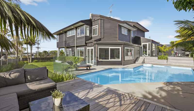 556 Beach Road, Rothesay Bay