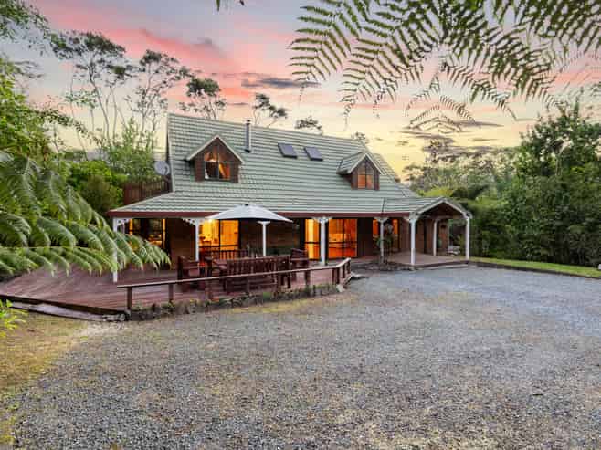 8 Chenery Road, Red Beach