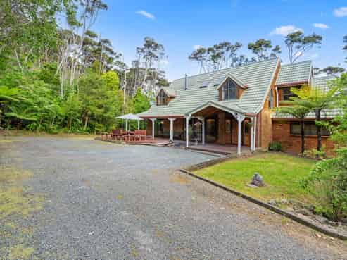 8 Chenery Road, Red Beach