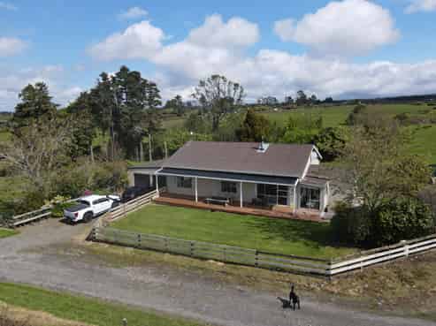 452 Surrey, Inglewood