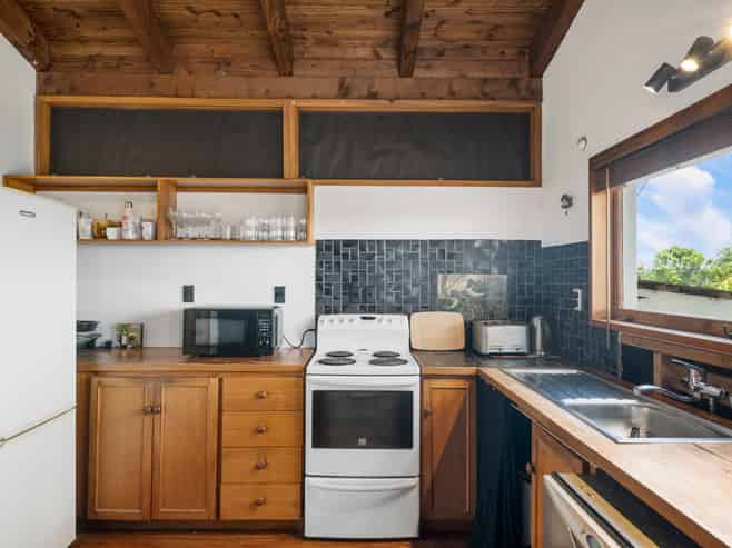 42 Mcfadzean Drive, Blockhouse Bay