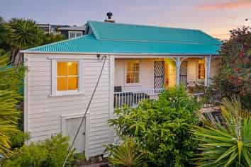 1 Gow Street, Helensville