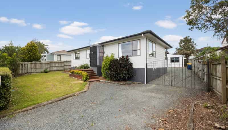 32 Granville Drive, Massey