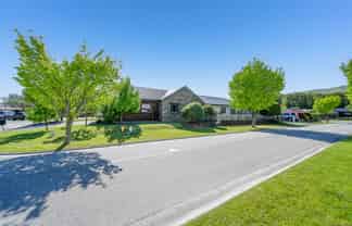 4 & 4A  Manorburn Place, Dalefield/Wakatipu Basin