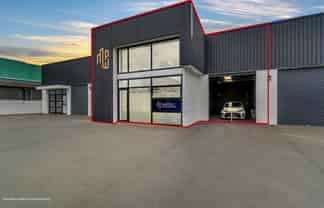 Top-spec toy shed or workspace – Vendor says sell!