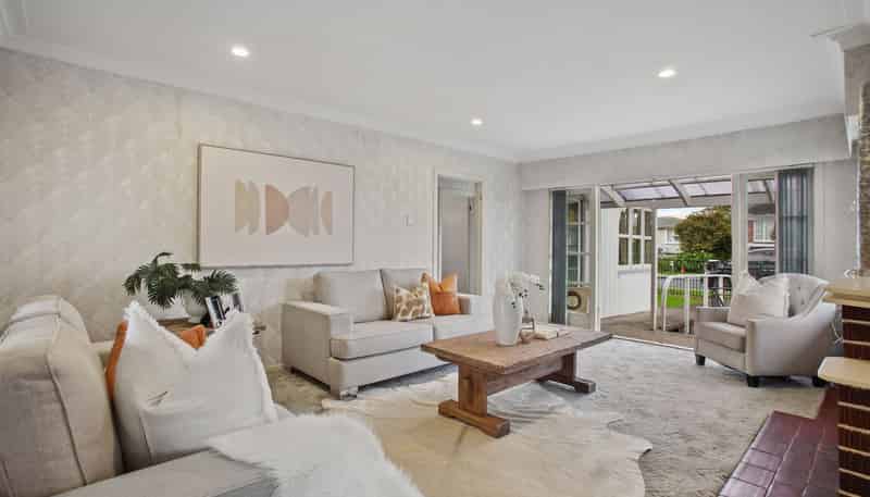 16 Sylvan Crescent, Te Atatu South