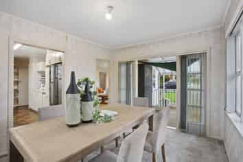 16 Sylvan Crescent, Te Atatu South