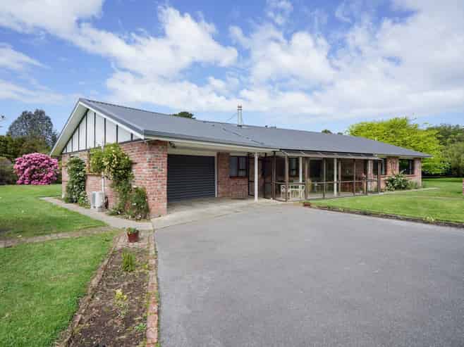 132 Grant Road, Otatara