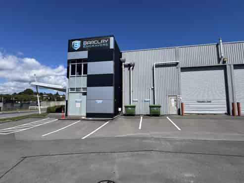 Roadfront profile with warehousing on Maleme